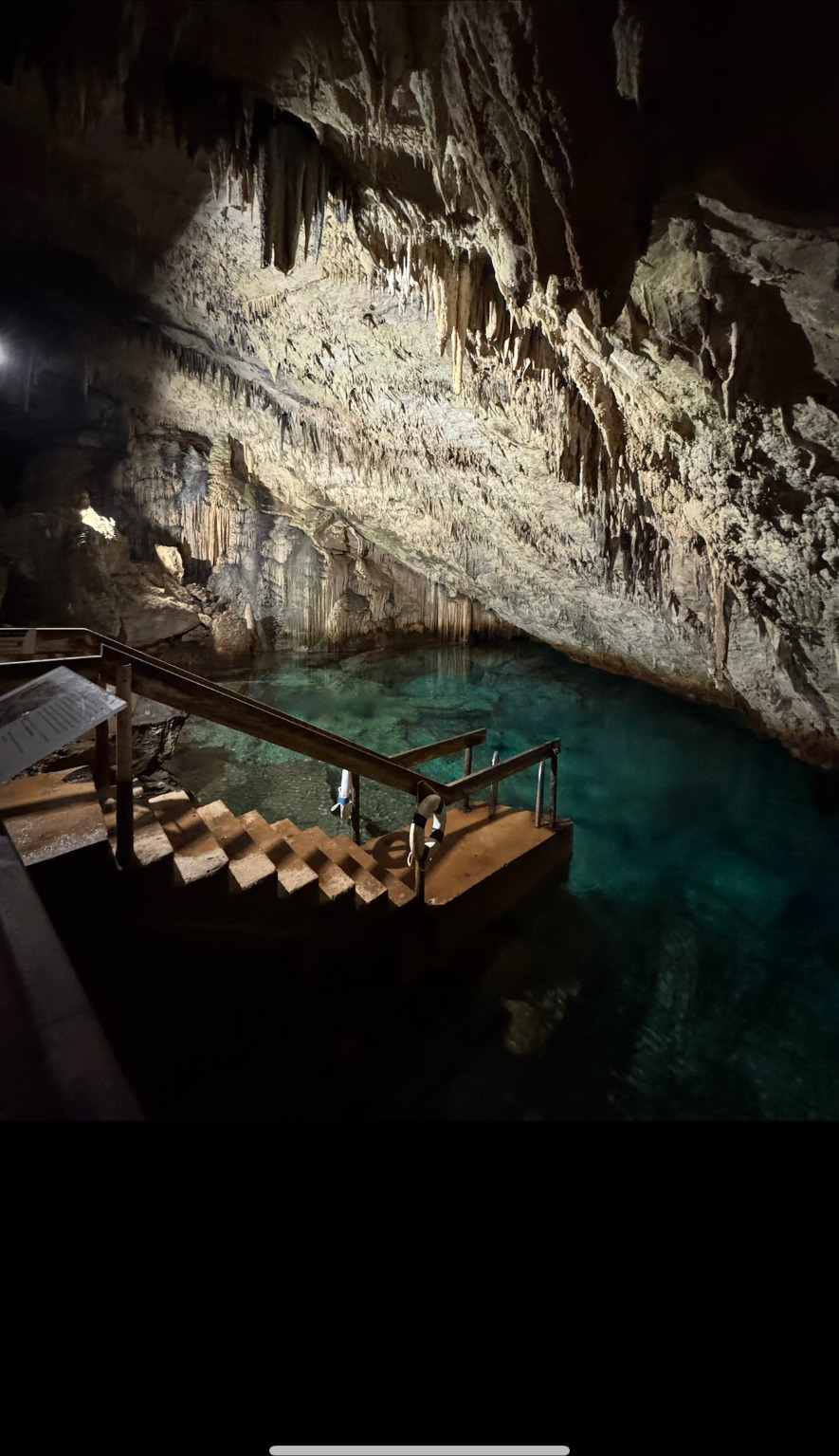 Bermuda: Grotta Bay Far Away